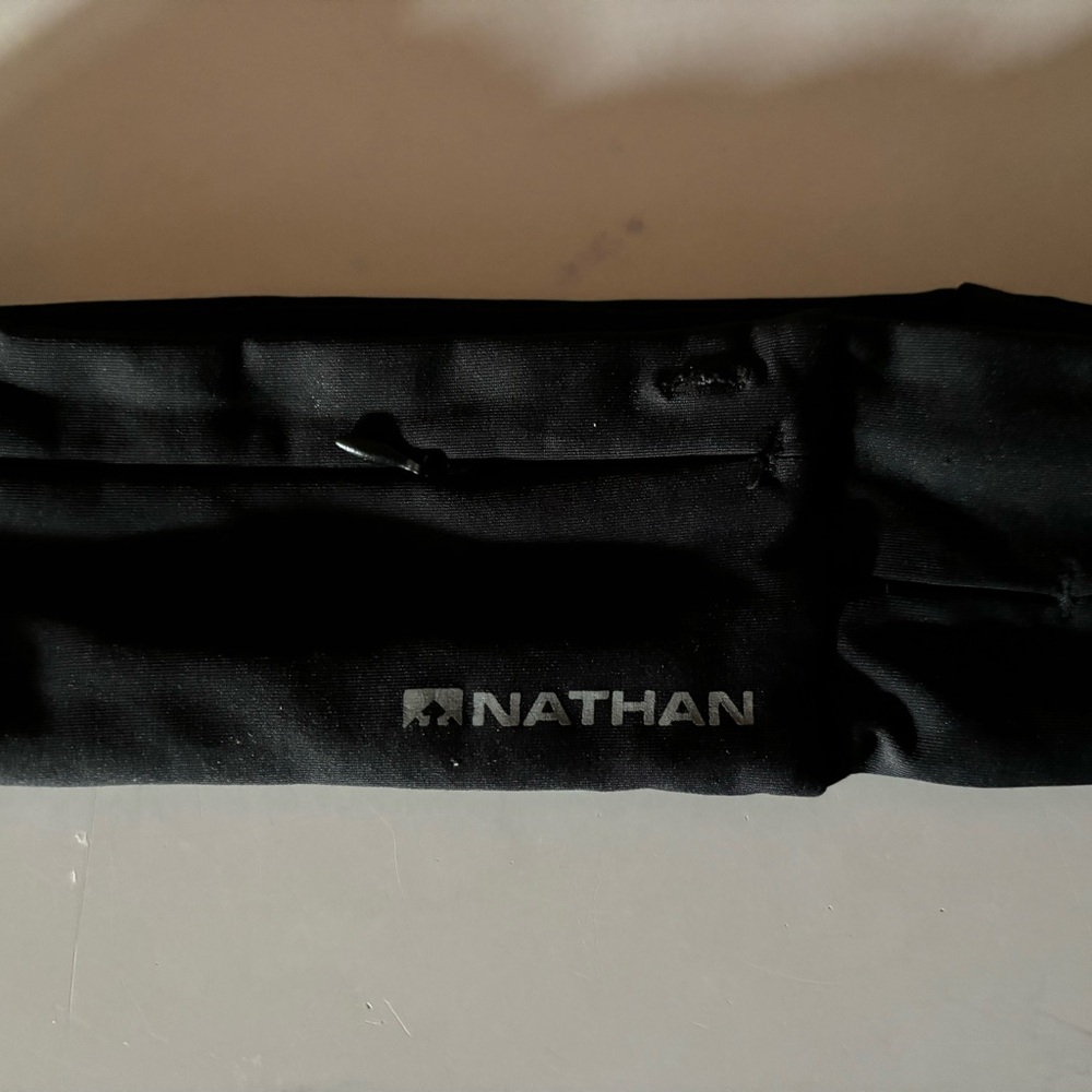 Nathan black Running waist belt in size medium